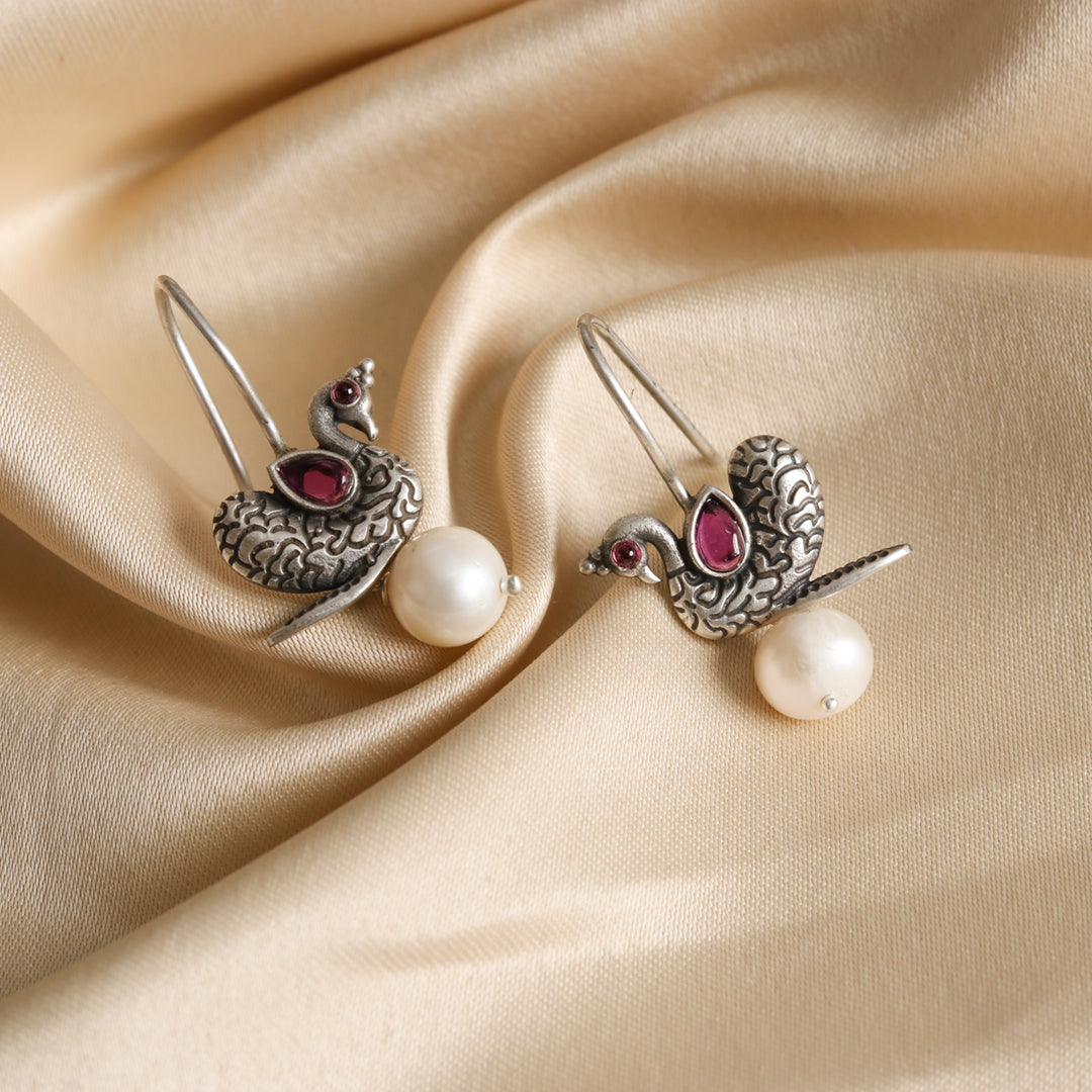 Peacock Pearl Red Hooks-1