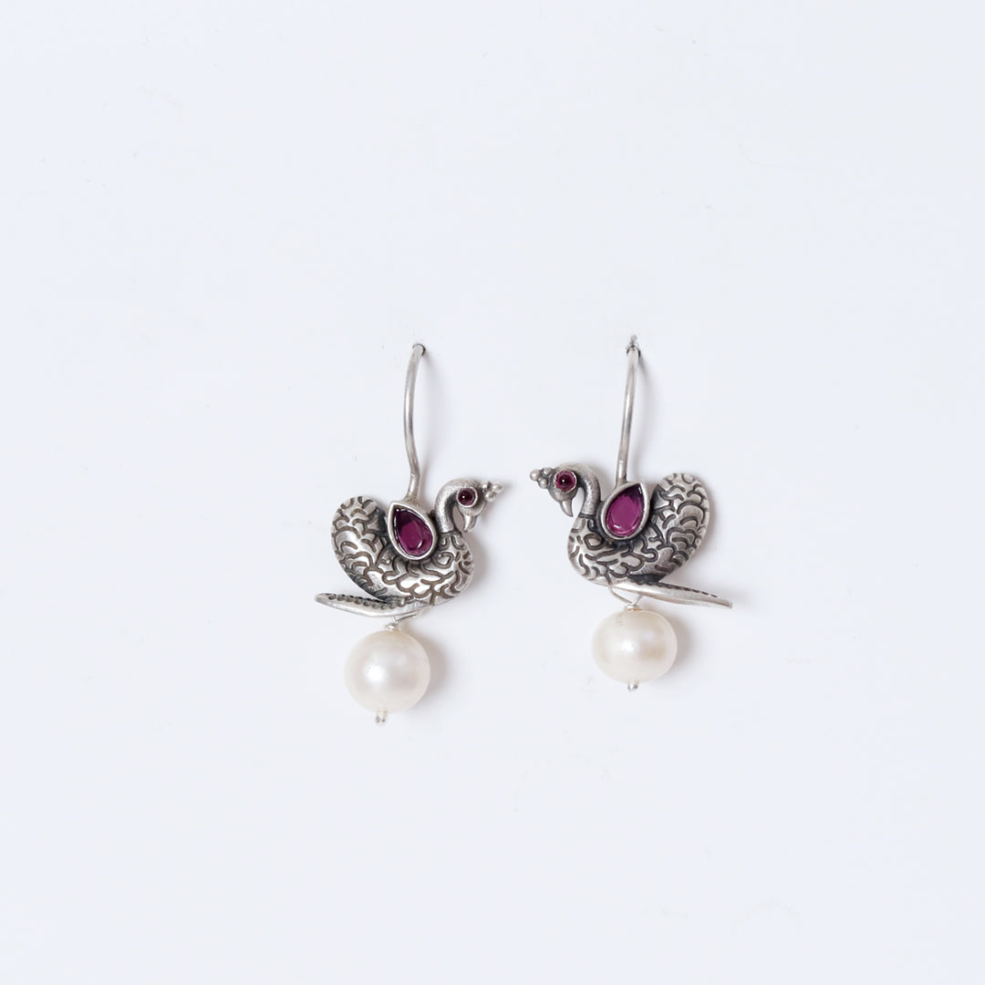 Peacock Pearl Red Hooks-3