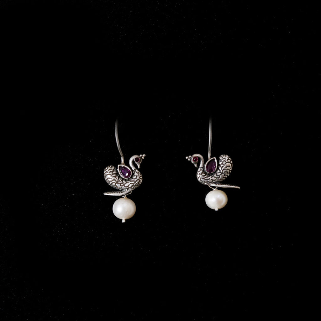 Peacock Pearl Red Hooks-2
