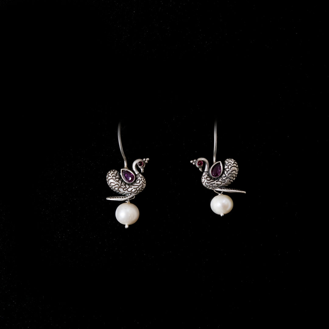 Peacock Pearl Red Hooks-2
